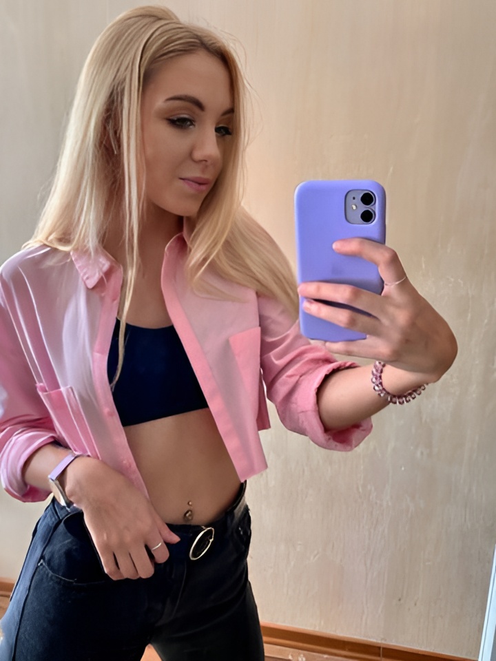 Алиса привлекальеная девушка из Сорокино цена от 10000 руб