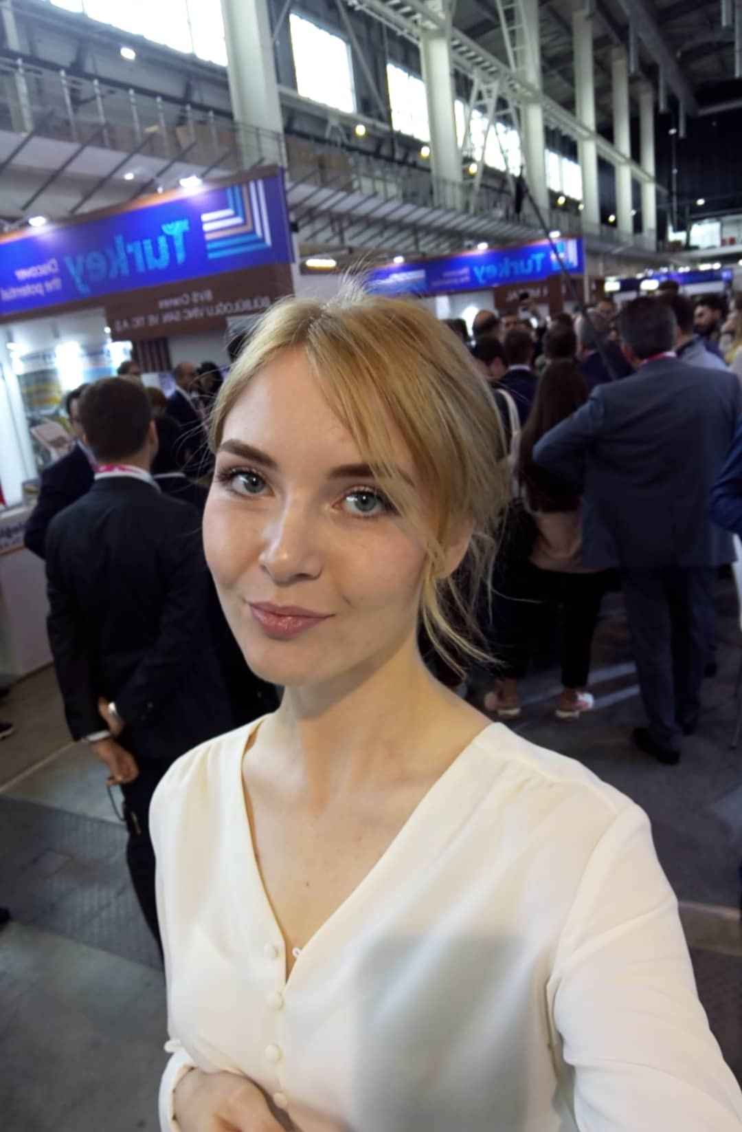 Мира привлекальеная девушка из Сорокино цена от 3000 руб